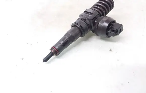 Skoda Fabia Mk1 (6Y) Fuel injector 038130073AG 0414720215