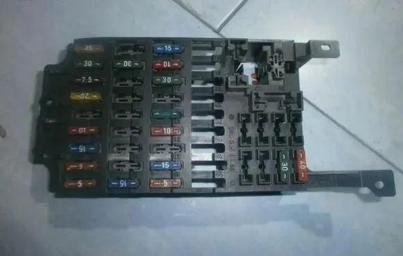Mercedes-Benz CLK A208 C208 Fuse box set 2085450140