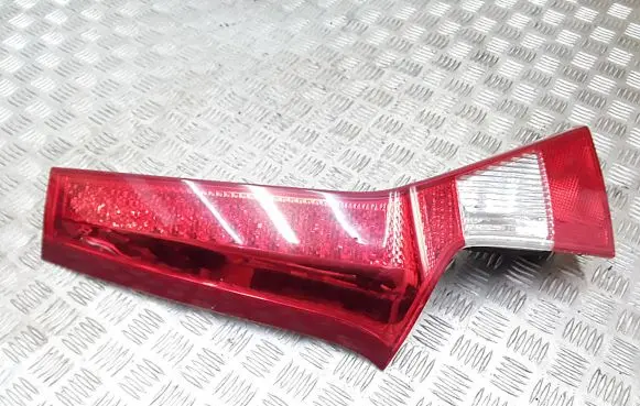 Volvo V70 Tailgate rear/tail lights