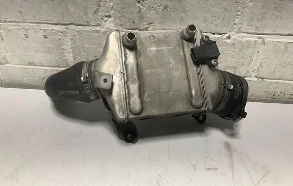 BMW 7 F01 F02 F03 F04 Intercooler radiator 7575405 7575403 P3423007