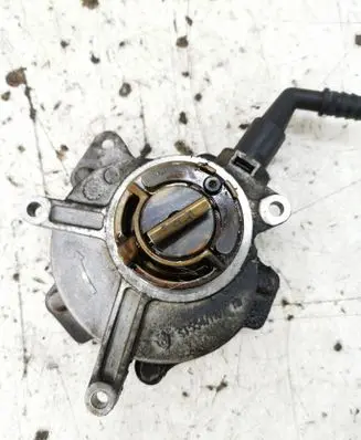 Skoda Octavia Mk2 (1Z) Vacuum pump 06D145100E 02361703