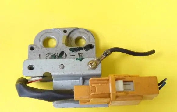 Nissan Primera Airbag deployment crash/impact sensor