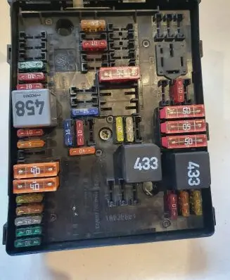 Volkswagen Golf V Fuse module 01394932