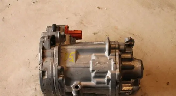 Seat Toledo I (1L) Air conditioning (A/C) compressor (pump) 820803