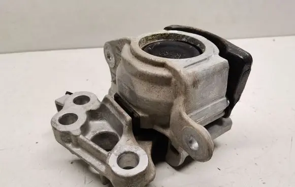 Land Rover Evoque II Engine mount bracket K8D27M121AE