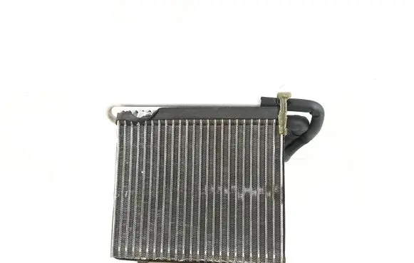 Ford Focus A/C cooling radiator (condenser)