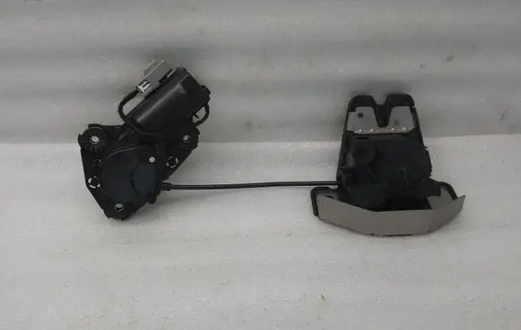 Volvo S90, V90 Tailgate/trunk/boot lock/catch/latch 31484599 A080105 12817