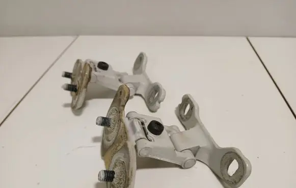 BMW 1 E81 E87 Tailgate/trunk/boot hinge 7060626