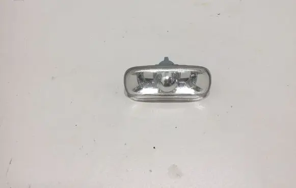 Audi A4 S4 B7 8E 8H Front fender indicator light 8E0949127