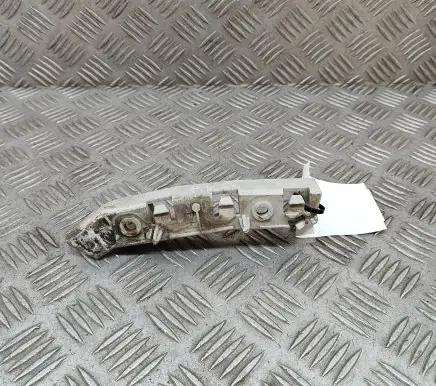Front bumper mounting bracket