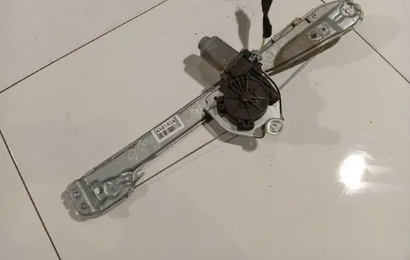 Renault Clio III Sliding door window regulator with motor