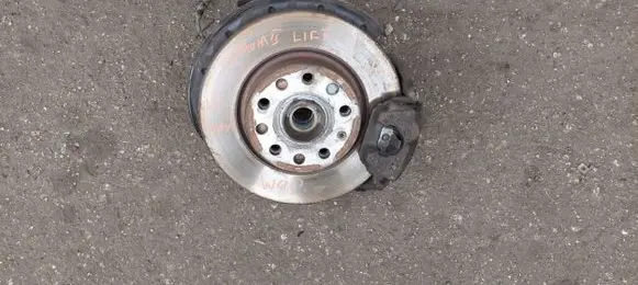 Skoda Octavia Mk2 (1Z) Front wheel hub spindle knuckle