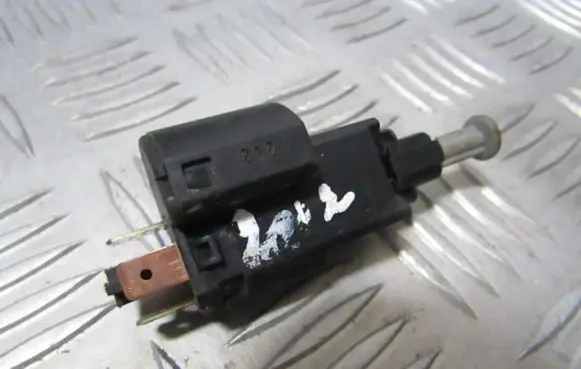 Opel Astra G Brake pedal sensor switch 09132299 09175172