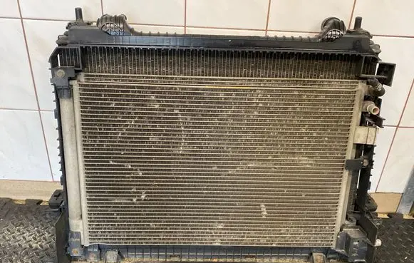 Jaguar F-Pace Coolant radiator HK838005EB HK838C607AE GX7319710BD