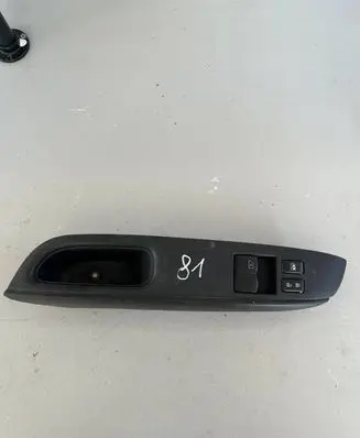 Nissan Almera Tino Electric window control switch 80961
