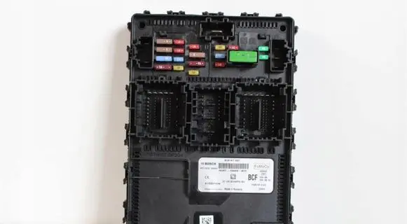 Ford Ecosport Fuse module HU5T-15604-BCF