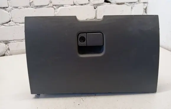 Ford Ranger Glove box UR7964161