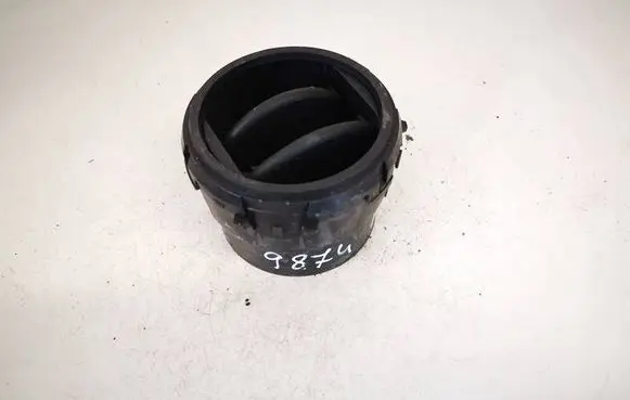 Toyota Yaris Dash center air vent grill