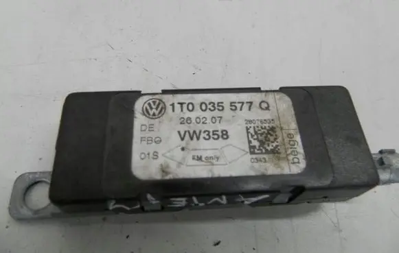 Volkswagen Cross Touran I Aerial antenna amplifier 1T0035577Q
