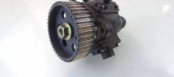 Saab 9-3 Ver1 Fuel injection high pressure pump 0445010097