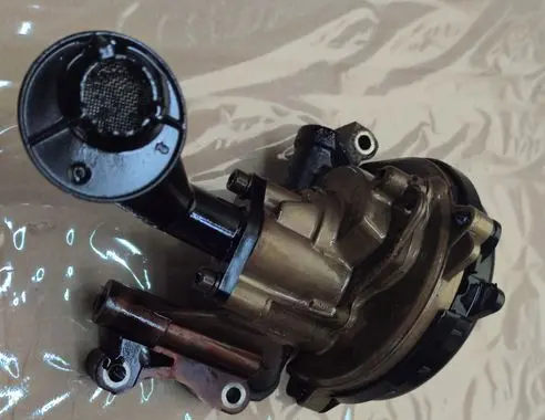 Volkswagen Jetta VI Oil pump 