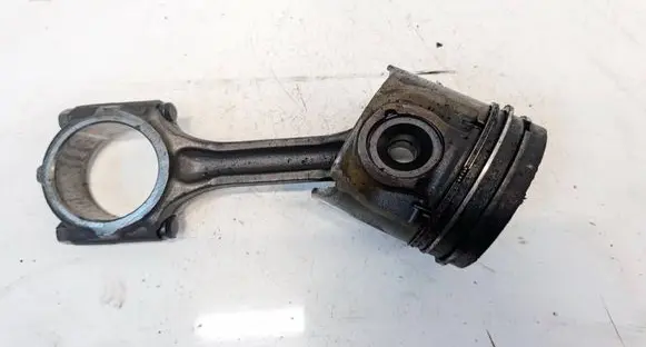 KIA Sorento Piston with connecting rod