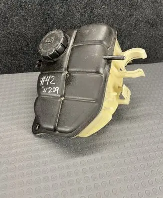 Mercedes-Benz C W203 Coolant expansion tank/reservoir 2035000049 A2035000049