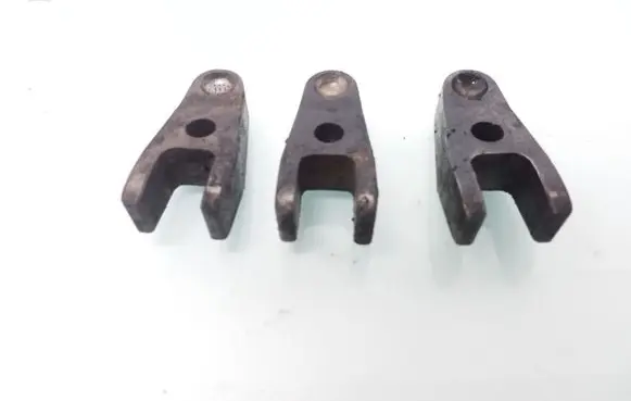 Mercedes-Benz C W203 Fuel Injector clamp holder
