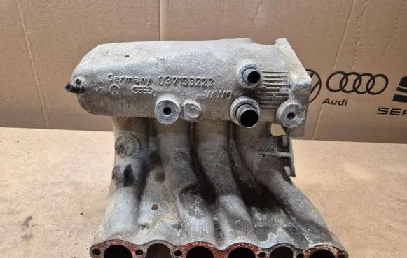 Volkswagen Golf II Intake manifold 037133223