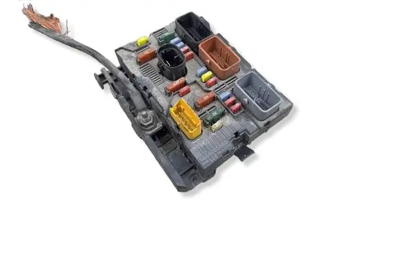 Citroen C4 I Picasso Fuse module 9664055680