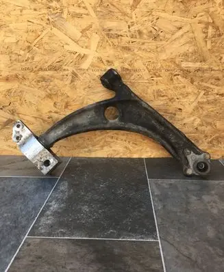 Volkswagen PASSAT B6 Front lower control arm/wishbone