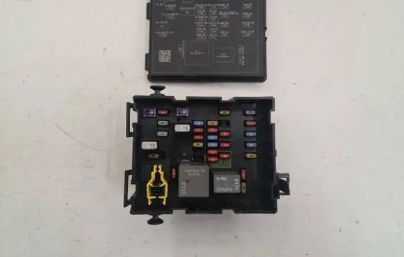 Fiat Freemont Fuse module 68068355AB