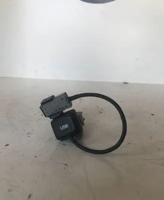 USB socket connector
