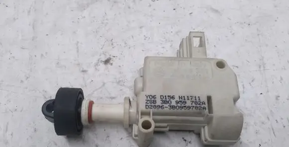 Fuel tank cap lock motor