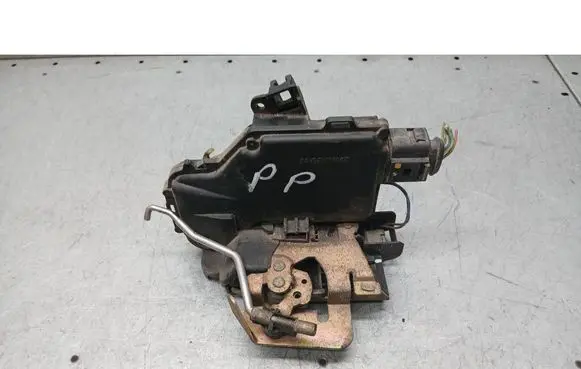 Audi A6 S6 C5 4B Front door lock
