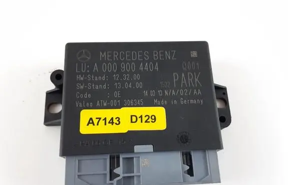 Mercedes-Benz E W212 Parking PDC control unit/module A0009004404
