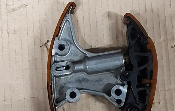 Audi A6 S6 C6 4F Slide rail for timing chain 057109218