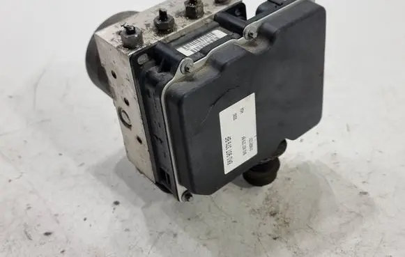 Audi A4 S4 B8 8K ABS Pump 8K0907379BF