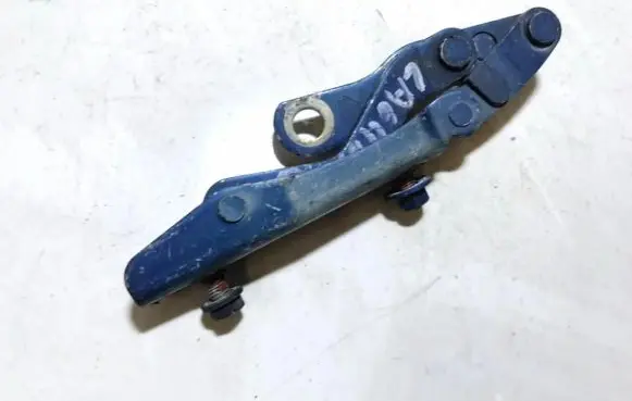 Tailgate/trunk/boot hinge