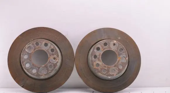 Volkswagen Golf VI Rear brake disc