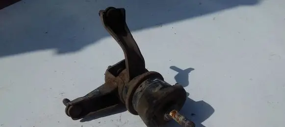 Lexus RX 450H Engine mount bracket