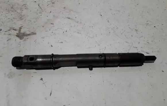 Audi A6 S6 C5 4B Fuel injector 059130201B