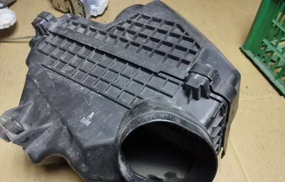 Honda Legend Air filter box 17211RJAA00