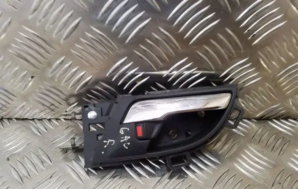 Honda CR-V Rear door interior handle