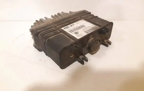 Volkswagen Golf III Engine control unit/module 032906030R 6160025610 3060F6D6