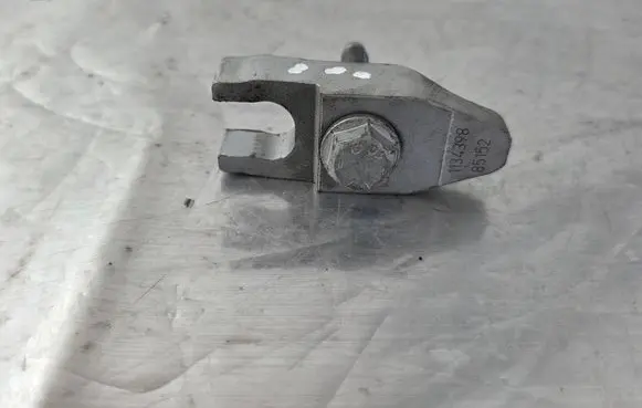 Opel Astra K Fuel Injector clamp holder 85152 1134398