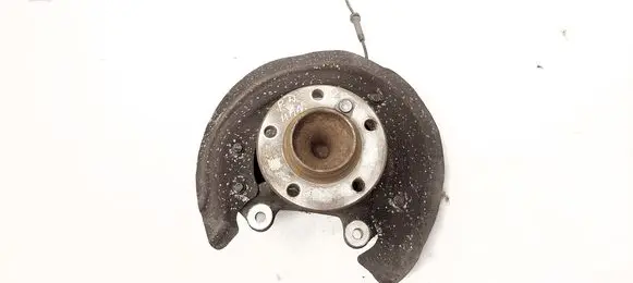 Front wheel hub