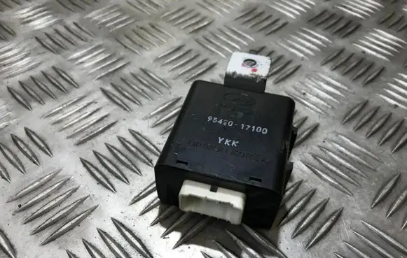 Hyundai Matrix Window wiper relay 9542017100 95420-17100