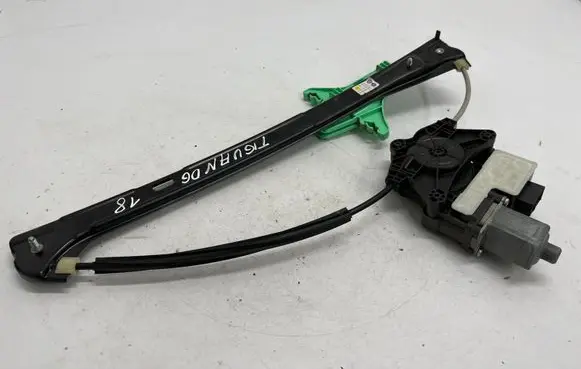 Volkswagen Tiguan Rear door window regulator with motor 5NA839462C