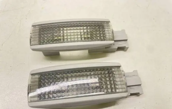 Volkswagen Touran I Other interior light 3B0947113